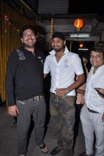 Yuvraj Singh, Harbhajan Singh at Son of Sardaar special screening in Ketnav, Mumbai on 11th Nov 2012 (21).JPG